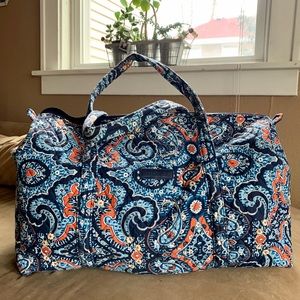 Vera Bradley large duffel bag